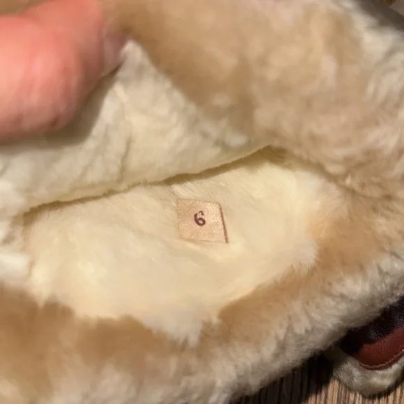 Vintage 60s 70s Dent's Leather Shearling Lined Fur Furry Tan Gloves Womens 6.5 - Picture 7 of 10